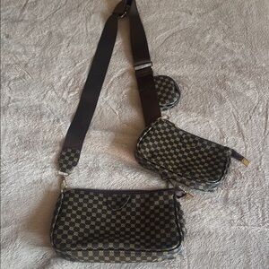 Stylish Black and Gold Women's Bag Set